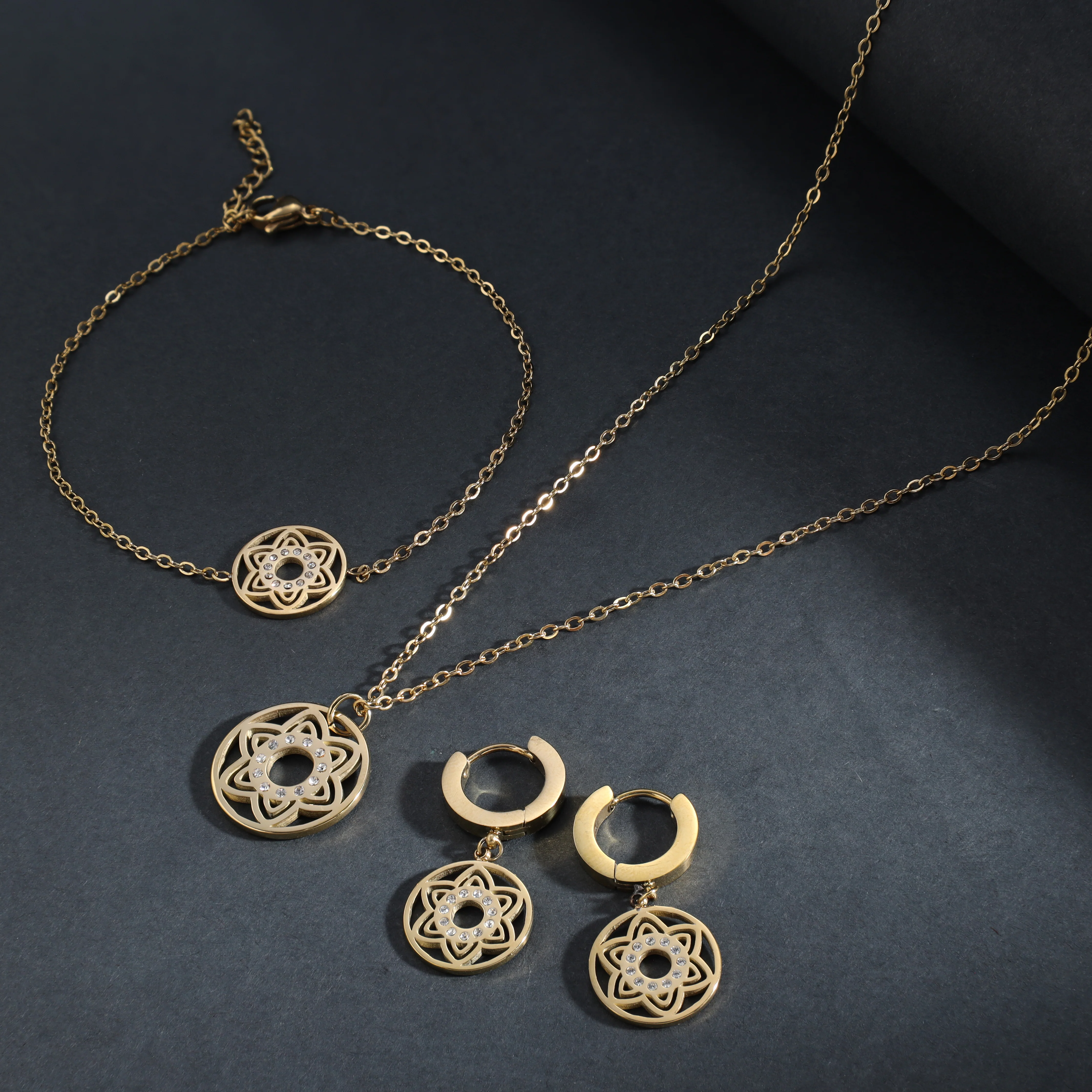 Damen Set Halskette , Armband  und Ohrringe aus Edelstahl Vergoldet - Image 3