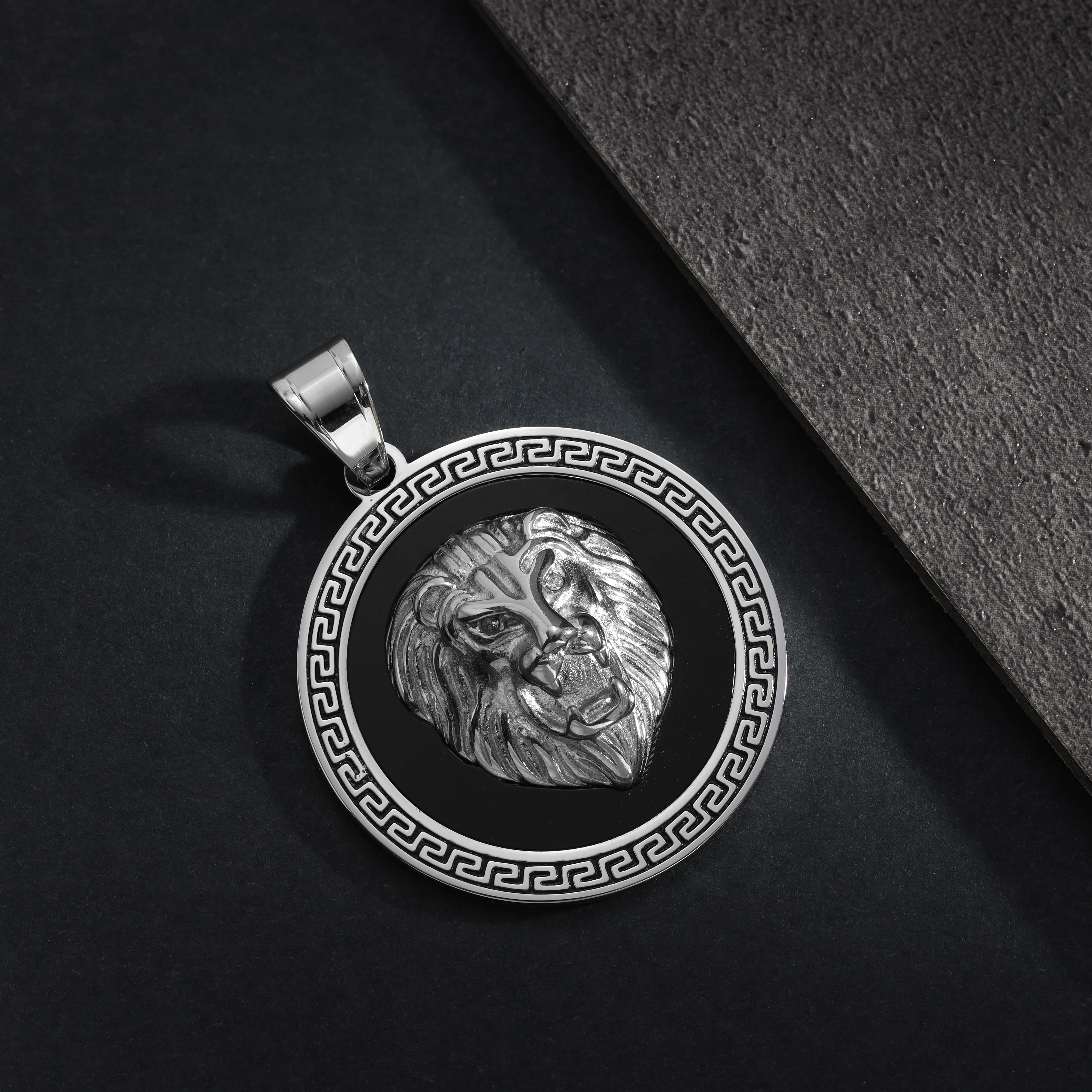 Löwe mit Greek Design Anhänger aus Edelstahl - Image 8